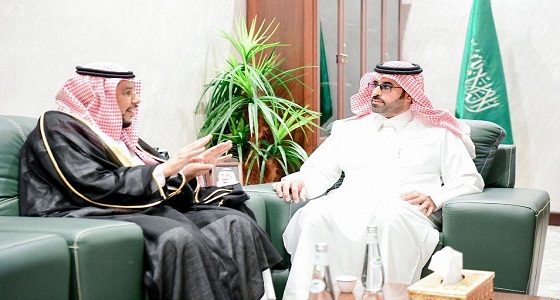 وكيل إمارة الحدود الشمالية يستقبل مدير التعليم بالمنطقة