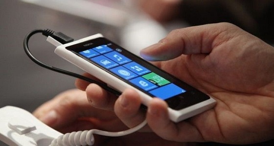 خبير تقني: الشواحن مثل ” الملابس الداخلية ” إياك أن تقترضها