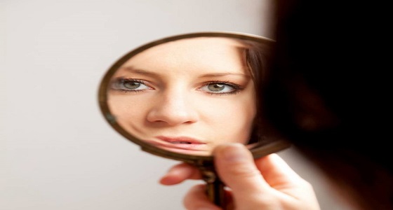 مرض غير متوقع يكشف عنه تساقط الرموش