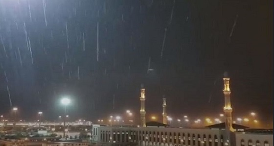 أمطار ورياح سطحية تضرب مكة حتى المساء