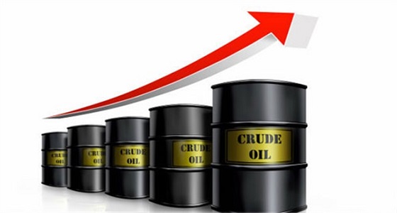 النفط يقفز بدعم من توقعات خفض الإنتاج