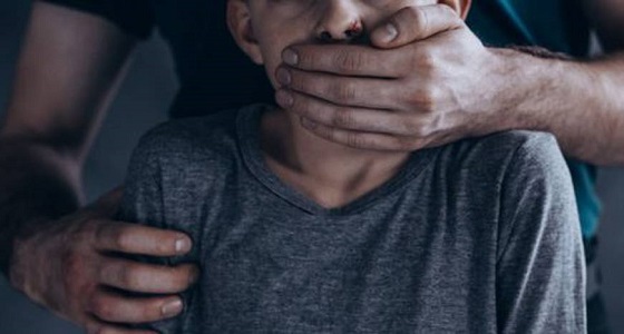 طفل يحرق حارس عقار حاول ممارسة الشذوذ معه