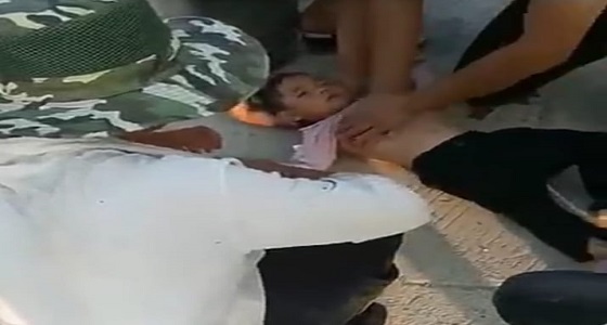 بالفيديو.. إنقاذ طفل بعد غرقه وطفوه على سطح الماء بطريقة إحترافية