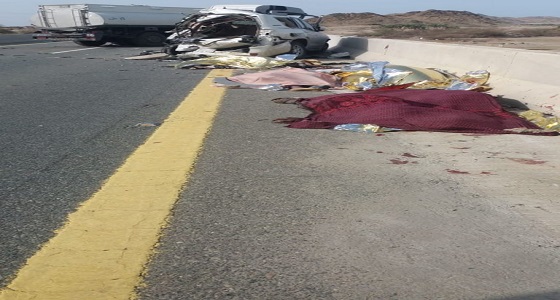 طريق &#8221; بحر أبو سكينة &#8221; يغرق بدماء 7 حالات وفاة في حادث مروع