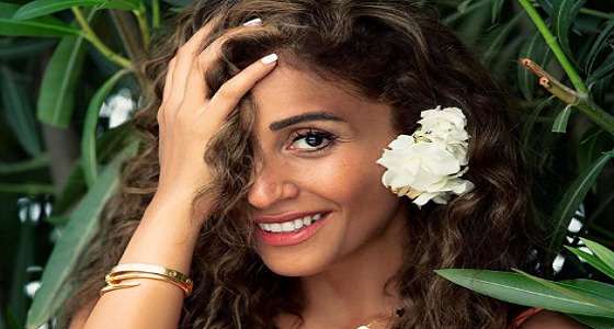 دينا الشربيني تشارك عمرو دياب الرقص على أحدث أغانيه