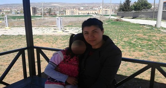 جريمة مروعة.. مقتل سيدة على يد طليقها أمام ابنتها في اسطنبول يشعل الإنترنت 