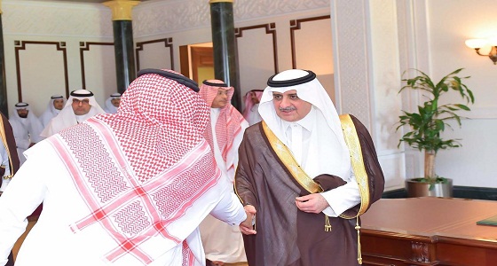 أمير منطقة تبوك يستقبل وكلاء ومنسوبي الامارة بمناسبة عيد الاضحى المبارك