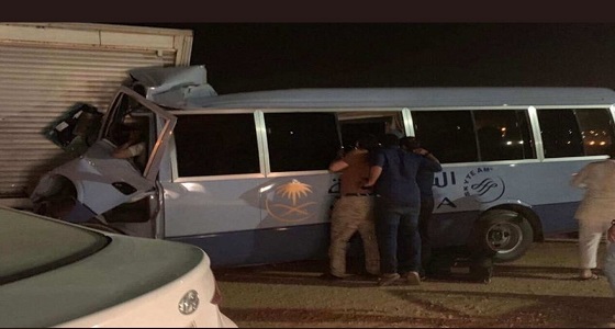 الصور الأولى لحادث حافلة مضيفات &#8221; الخطوط السعودية &#8221; والكشف عن عدد المصابات