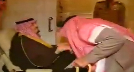 أواخر فيديوهات الملك فهد.. اطمئنانه على الأمير عبدالرحمن