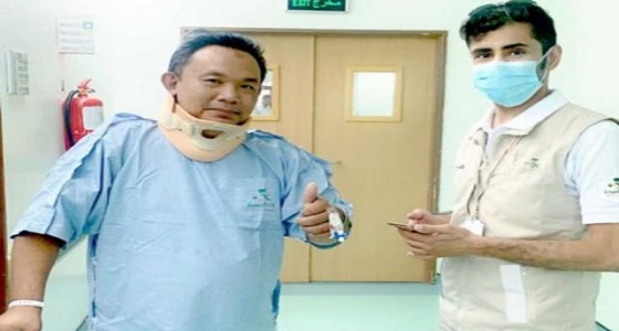 حاج إندونيسي يستعيد الحركة بعد إصابته في العمود الفقري إثر سقوطه بالحرم