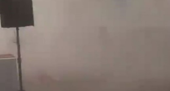 بالفيديو.. لحظة سقوط الصاروخ على معسكر الجلاء في عدن