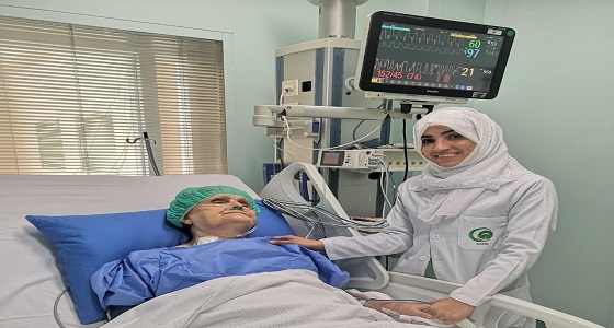 الصحة تمكن جزائرية من تحقيق أمنية الحج بتركيب منظم للقلب بمدينة الملك عبدالله الطبية