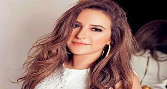 بالصور.. شيري عادل تستعيد ذكريات طفولتها عقب طلاقها من معز مسعود