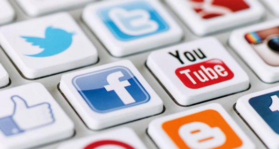 مواقع التواصل أكثر العوامل المؤثرة سلبا في تربية الأبناء