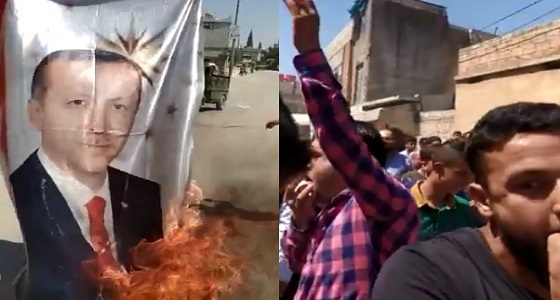 قنابل تركيا تقتل السوريون.. شاهد محتجون يحرقون صور أردوغان