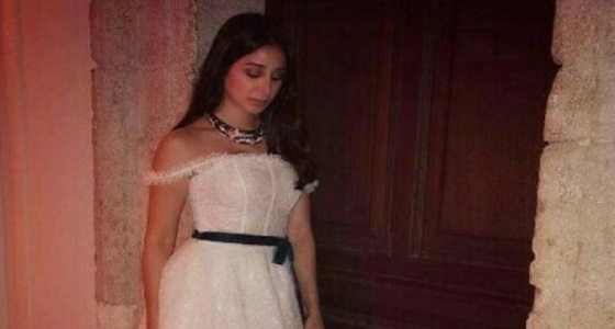 أسيل عمران تحطف الأنظار بصورة أنثوية قبل انتهاء أجازتها