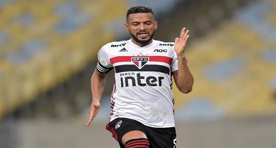 رينالدو على بُعد خطوة من الأهلي