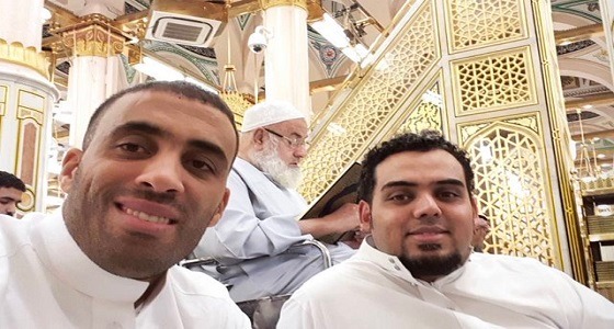 بالفيديو والصور.. حمدالله يستغل الإجازة ويزور المسجد النبوي