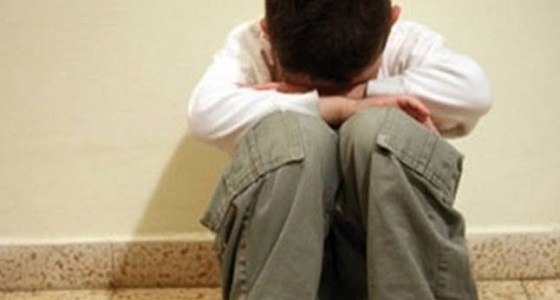  5 ذئاب بشرية يغتصبون طفل قاصر لمدة 3 سنوات 