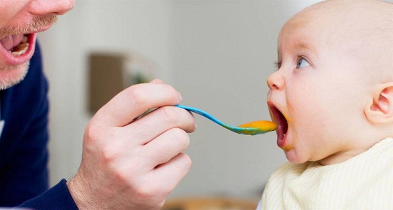 علامات تخبِرك بأن موعد فطام طفلِك قد حان