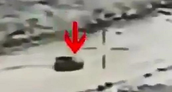 بالفيديو.. طيران التحالف يستهدف مركبة قيادي حوثي في صعدة 