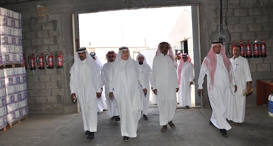 قيادات التعليم بعسير تقف على توزيع المقررات