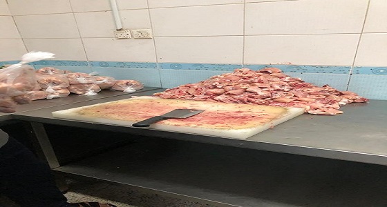 بالصور.. ضبط مطبخ إعاشة مخالف للاشتراطات الصحية بالمدينة المنورة