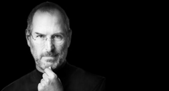 ” صورة ” تثير التساؤلات عن بقاء ستيف جوبز على قيد الحياة