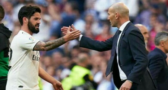 ” إيسكو ” يغلق هاتفه بسبب تمسكه بريال مدريد