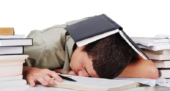 عدد ساعات النوم المطلوبة للطلاب
