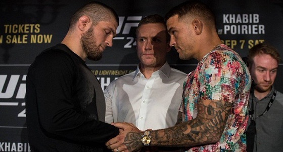 موقع إباحي في انتظار الصحفيين حال اتصالهم بالمقاتل داستن بوارييه