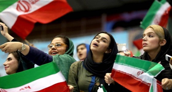 متحديًا «الملالي»..رئيس الفيفا: عين العالم على إيران لضمان دخول النساء الملاعب