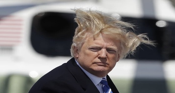 «ترامب» يتغزل في شعر رأسه!