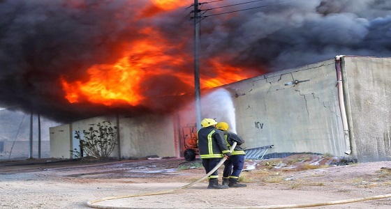 اندلاع حريق في أحد المستودعات بالعاصمة المقدسة
