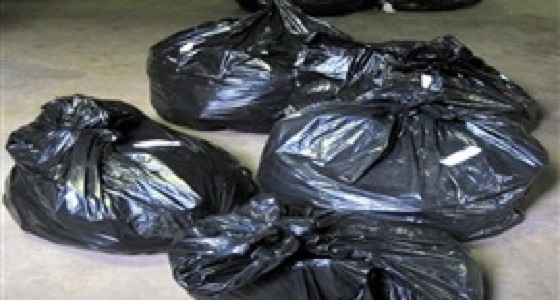 أب يقطع ابنته القاصر بـ « منشار » ويضع أجزائها في أكياس القمامة