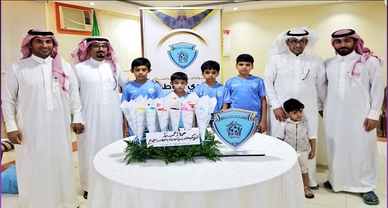 الباطن يقدم الهدايا في بداية العام الدراسي الجديد