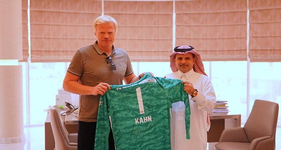 اجتماع بين آل معمر و اوليفر كان لمناقشة برامج تطوير حراسة المرمى