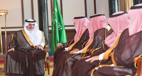 أمير تبوك يستقبل أبناء الشيخ سداد الفاخري