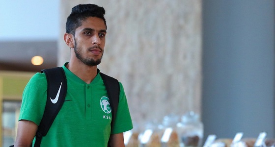 بالصور.. بعثة الأخضر تصل إلى المنامة