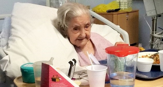 مقتل سيدة مسنة على يد عاملة رعاية بطريقة بشعة 