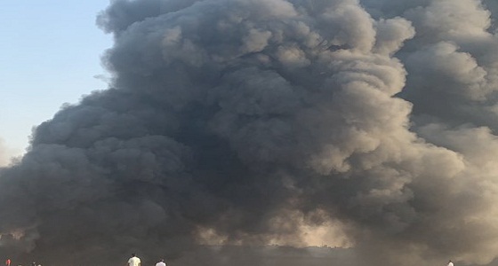 شاهد.. دخان كثيف وحريق عند صناعية العاصمة