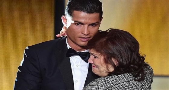 رونالدو يعترف بمنع والدته من مشاهدة التليفزيون
