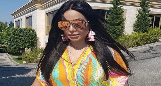 لجين عمران تطالب بتخصيص شاطئ نسائي في المملكة