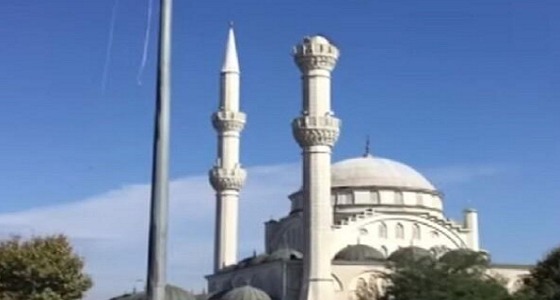 بالفيديو.. انهيار منارة مسجد بسبب زلزال