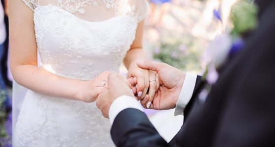 عروس تطالب المدعوين بدفع نفقات حفل الزفاف