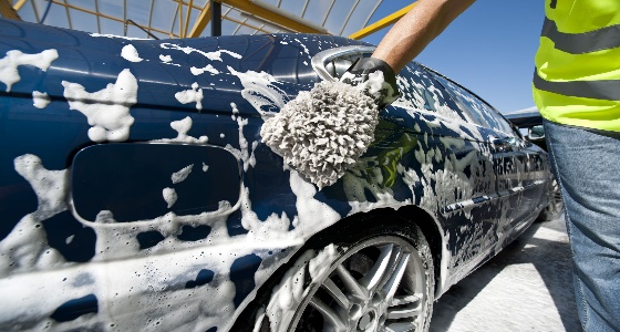 تحذيرات بعدم تنظيف جزء من السيارة حتى لا يتلف