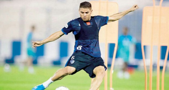 قبل مباراة الفيحاء.. الهلال ينتظر وصول بطاقة ” كويلار “