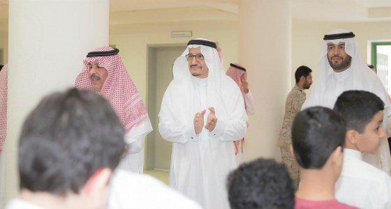 بالفيديو والصور.. وزير التعليم يردد النشيد الوطني مع طلاب إحدى مدارس الرياض