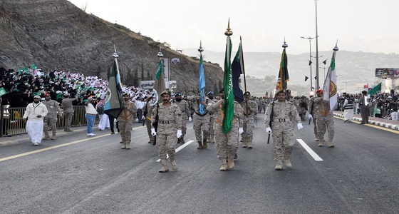 8000 طالب وطالبة يشاركون في احتفالات اليوم الوطني بعسير