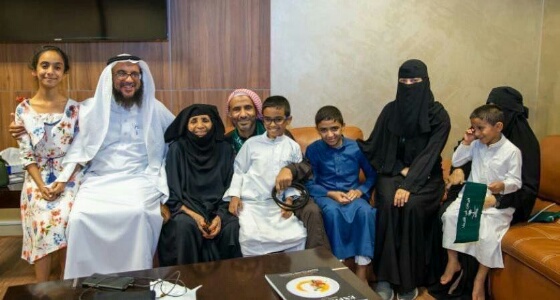 ابنة « الذروي » تصف شعورها بعد عودة والدها من سجون الحوثيين